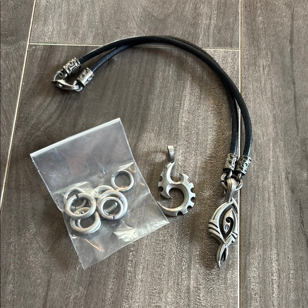 Bico black necklace with 2 charms and extra rings unisex